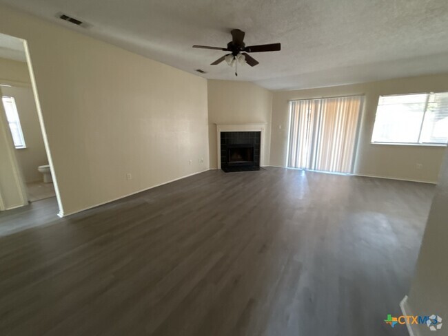 Building Photo - 4303 Fawn Dr Rental