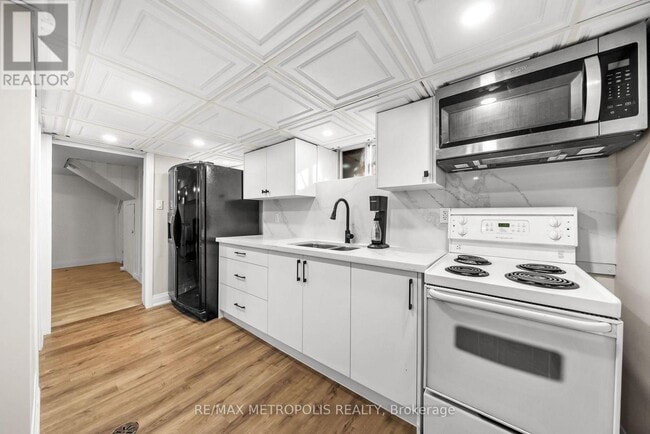 Photo - 48 Billingsgate Crescent