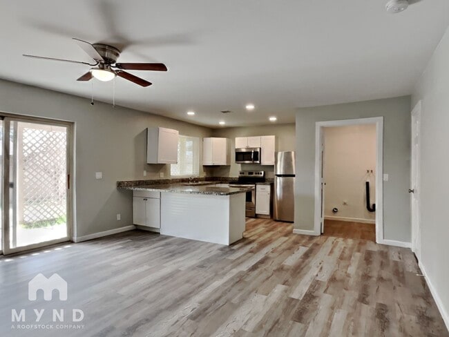 Photo - 2009 W Newcastle Cir