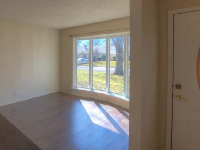 Photo - 801 Canyon Ridge Dr