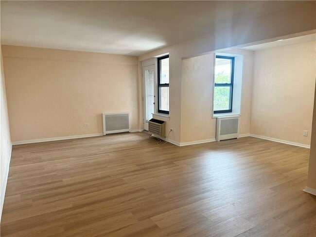 Photo - 3235 Emmons Ave Condo Unit 303