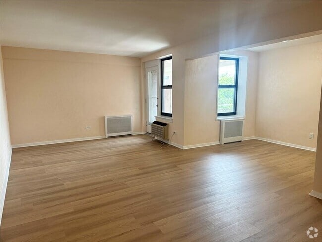 Building Photo - 3235 Emmons Ave Unit 303 Rental