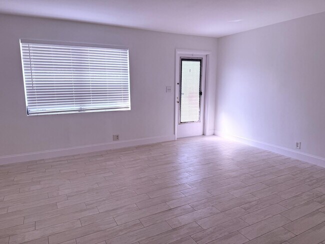 Photo - 626 Prosperity Farms Rd