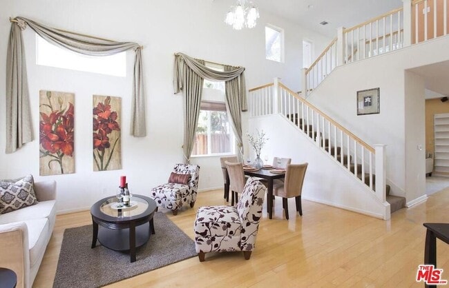 Photo - 149 Orchard Park Pl