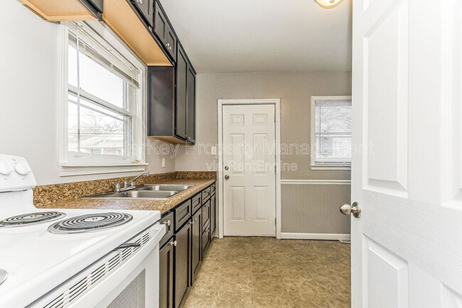 Photo - 208 E Geer St Unit A