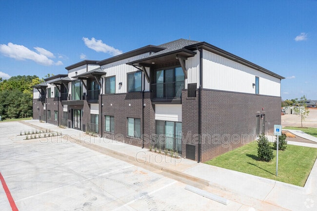 Photo - 1677 Midtown Pl