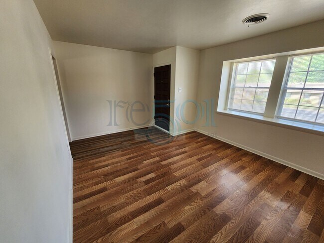 Photo - *Price Reduction* Nicely Updated Property!!!! Huge Backyard!!!