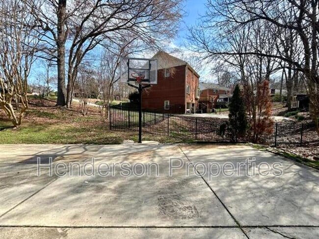 Photo - 332 Walnut Point Dr