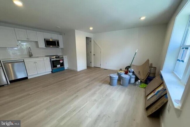 Photo - 400 N Front St Unit E