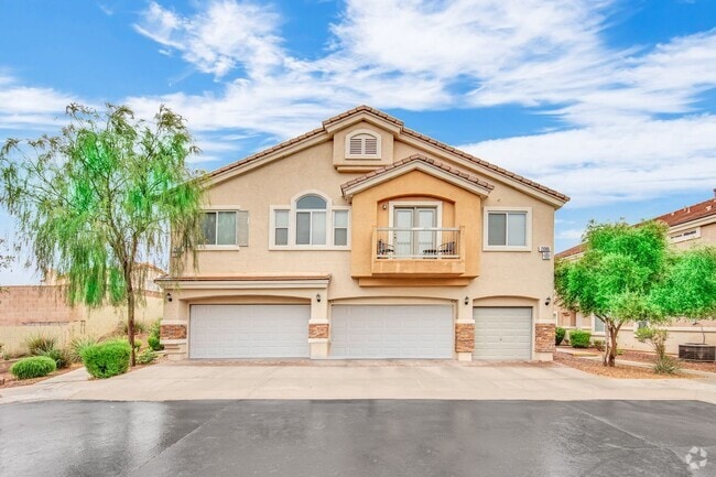 Building Photo - Charming Two-Story Townhome in a Gated Com...
