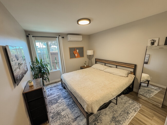 Building Photo - 5252 Balboa Arms Dr Unit 177 Rental
