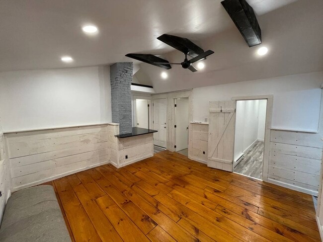 Building Photo - 112 W Main St Unit 3 Rental