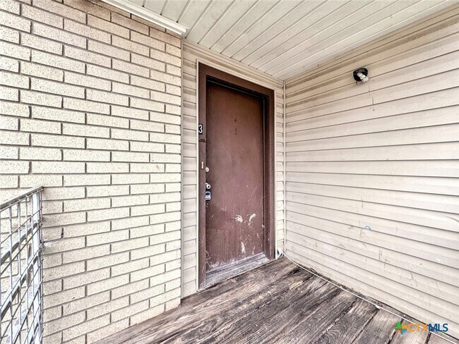 Photo - 712 Martindale Rd