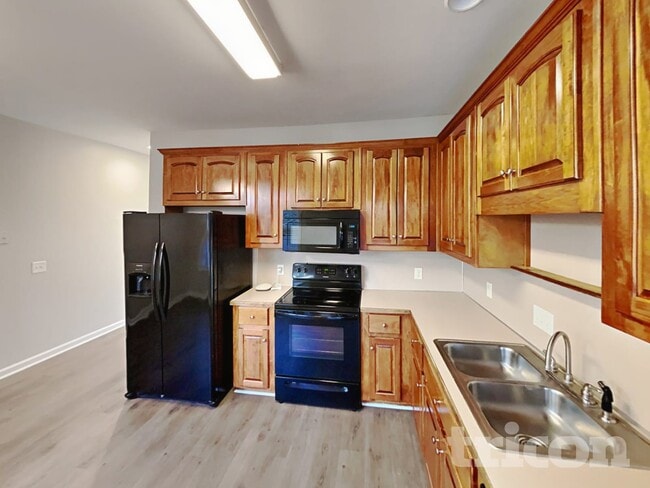 Photo - 104 Holcomb Manor Ct