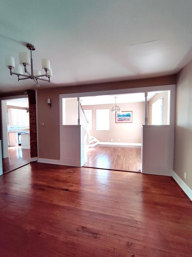 Photo - 320 S Green St