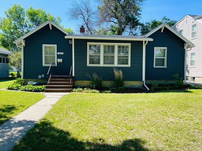 Photo - 3 bedroom house - Pet Friendly, Garage, Fe...