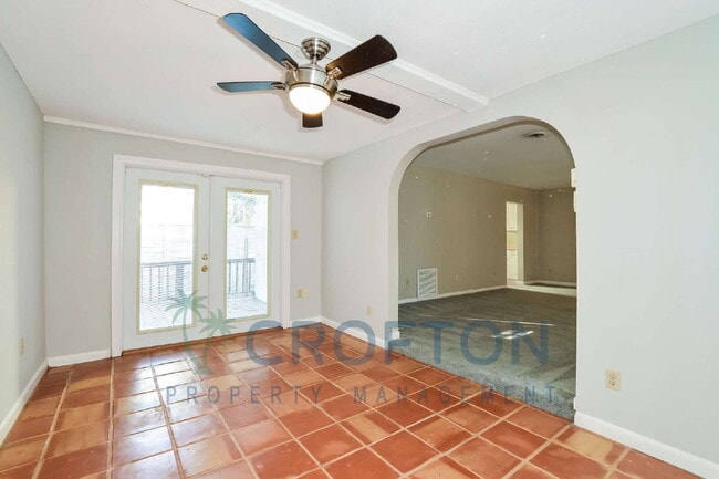 Photo - 350 Harris Ave