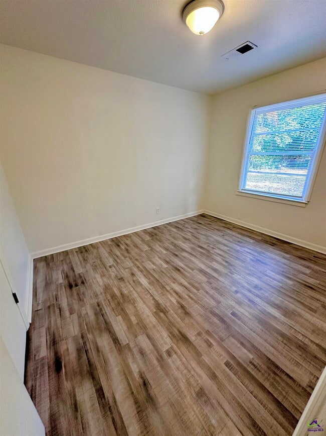 Photo - 108 Smith Pl