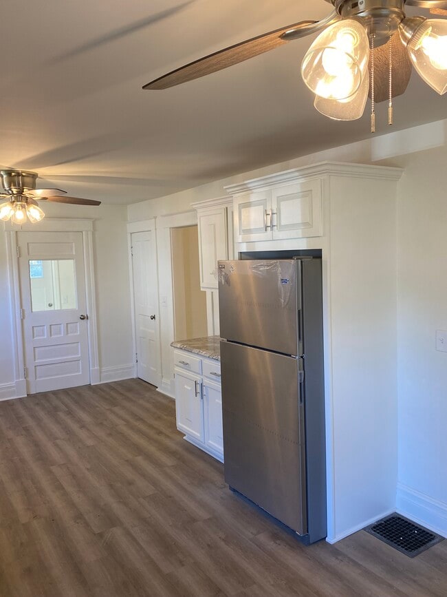 Photo - 9907 Bateman Ave