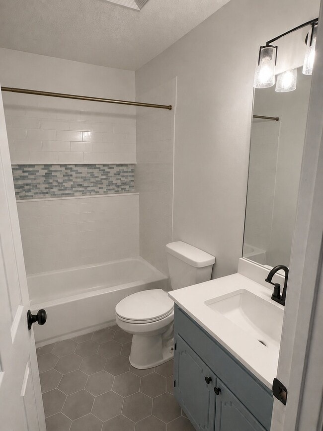 Photo - 409 Williamsport Dr