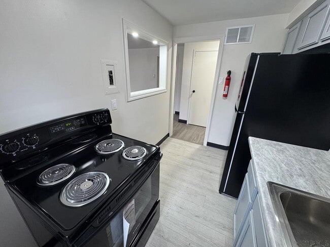 Photo - 1201 Heeney Ave