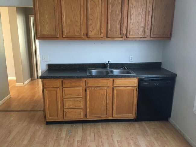 Photo - 105 E Texas Ave