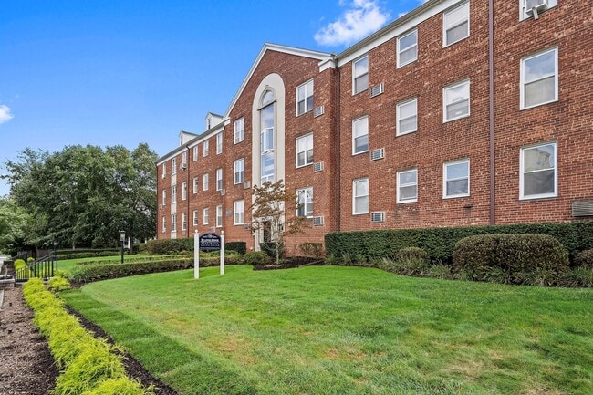 188 Bellevue Ave Apartments
