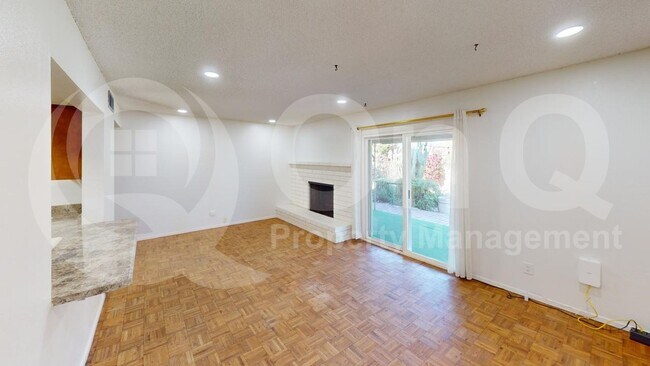 Photo - 1218 E Alameda Dr