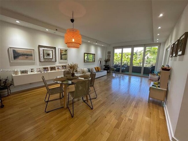 Building Photo - 151 Crandon Blvd Unit 151 Crandon Blvd  336 Rental