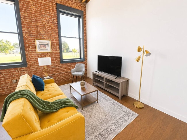 Photo - 403 W 4th St N Unit SI ID1604774P