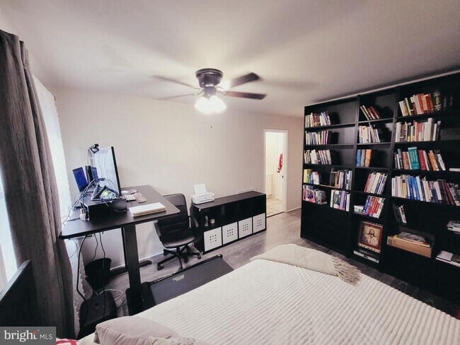 Photo - 9364 Neil Rd