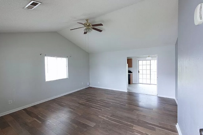 Photo - 3905 Shepway Loop