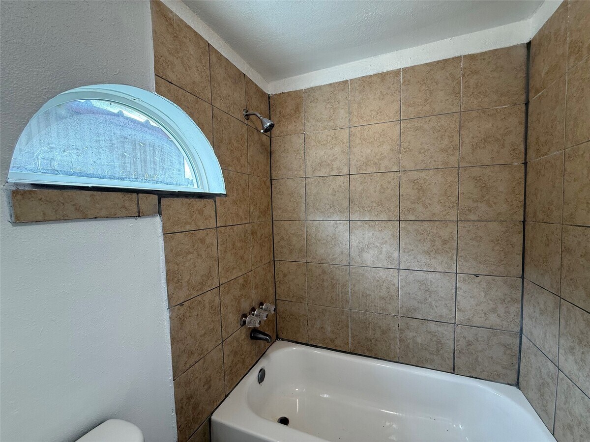 Photo - 2013 Eubanks St Apartment Unit 8