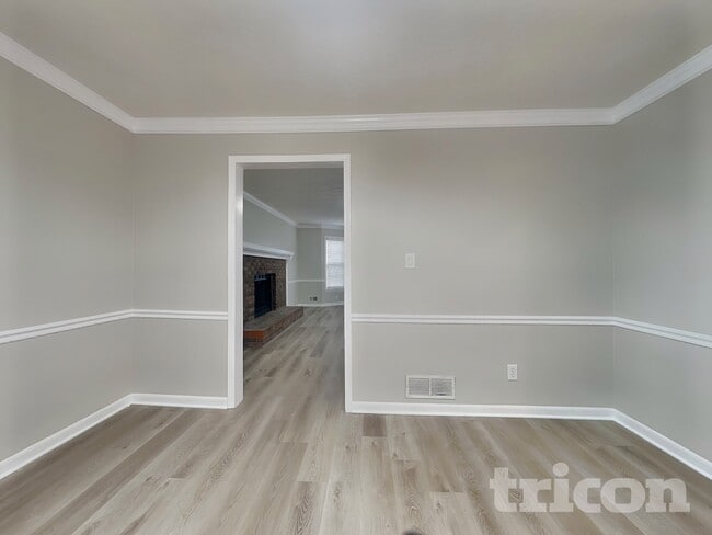 Photo - 135 Clearbrook Way