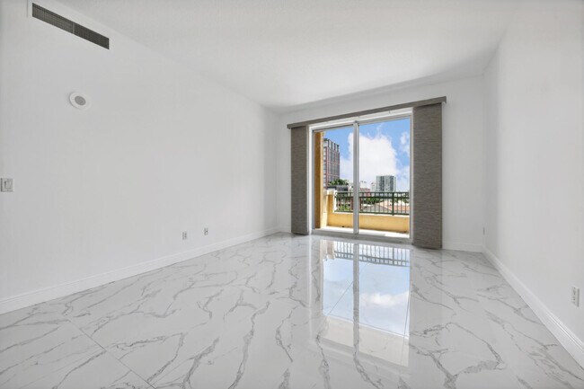 Photo - 403 S Sapodilla Ave Unit 707