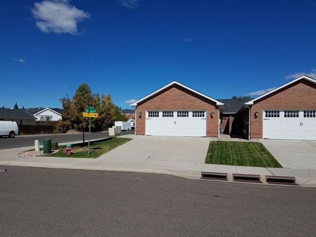 House For Lease - House For Lease