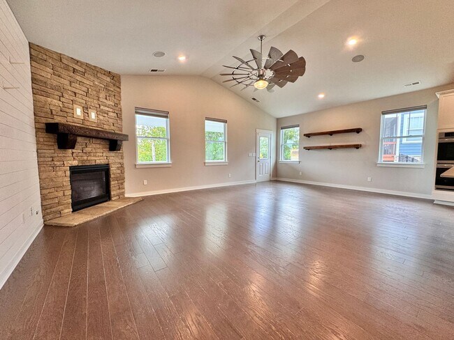 2225 Maytown Cir