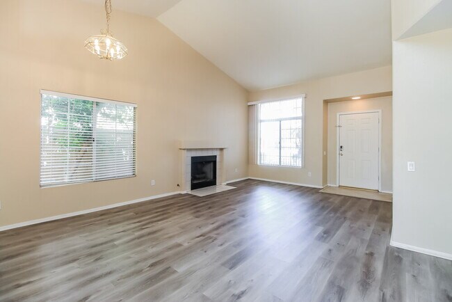 Photo - 1130 N Meadows Dr