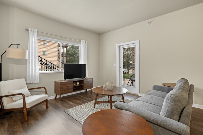 2bd 2ba - Premium Unit