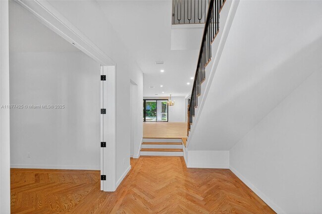 Photo - 2330 Overbrook St