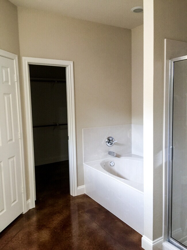 Photo - Savannah Court Luxury Townhomes