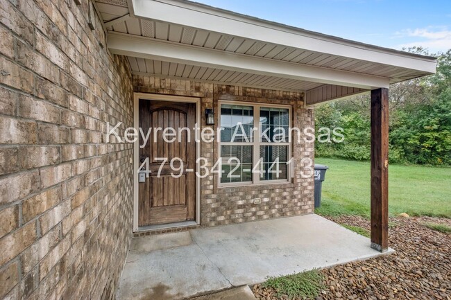 Building Photo - 445 Oakwoods Dr Unit 447