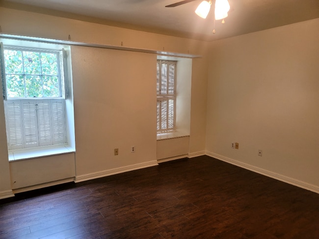 Building Photo - 2820 N Fourth St Rental