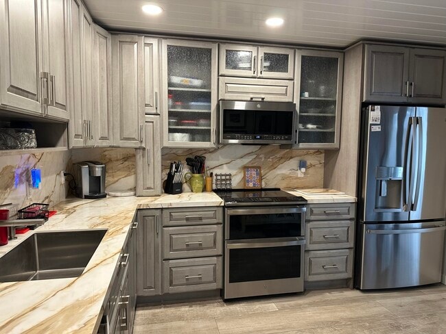 Photo - 319 Wood Dale Dr