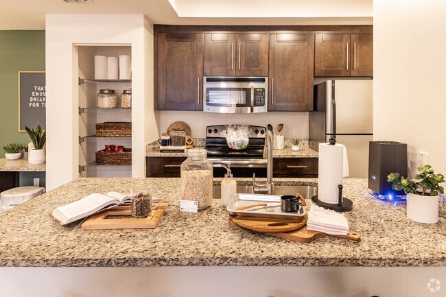 1 BR, 1 BA
