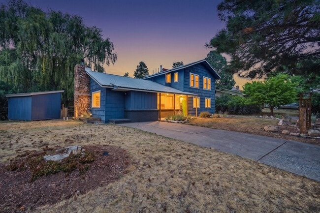 Photo - 305 Mesa Dr