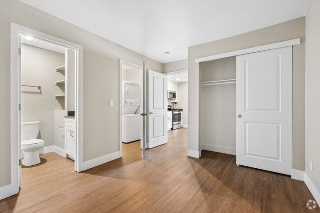 1BR, 1BA - 480SF - Bedroom