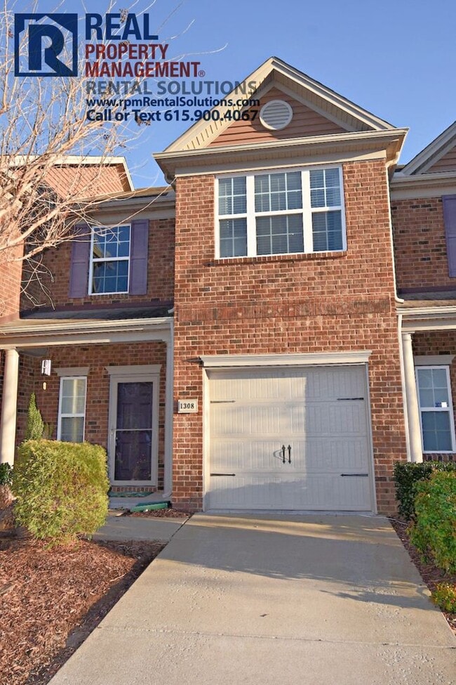 Building Photo - Wonderful 3 bedroom townhome! Attached garage!