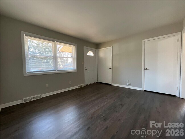 Photo - 520 Blendwood Dr