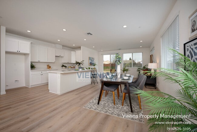 Photo - 551 Fox Hunt Wy